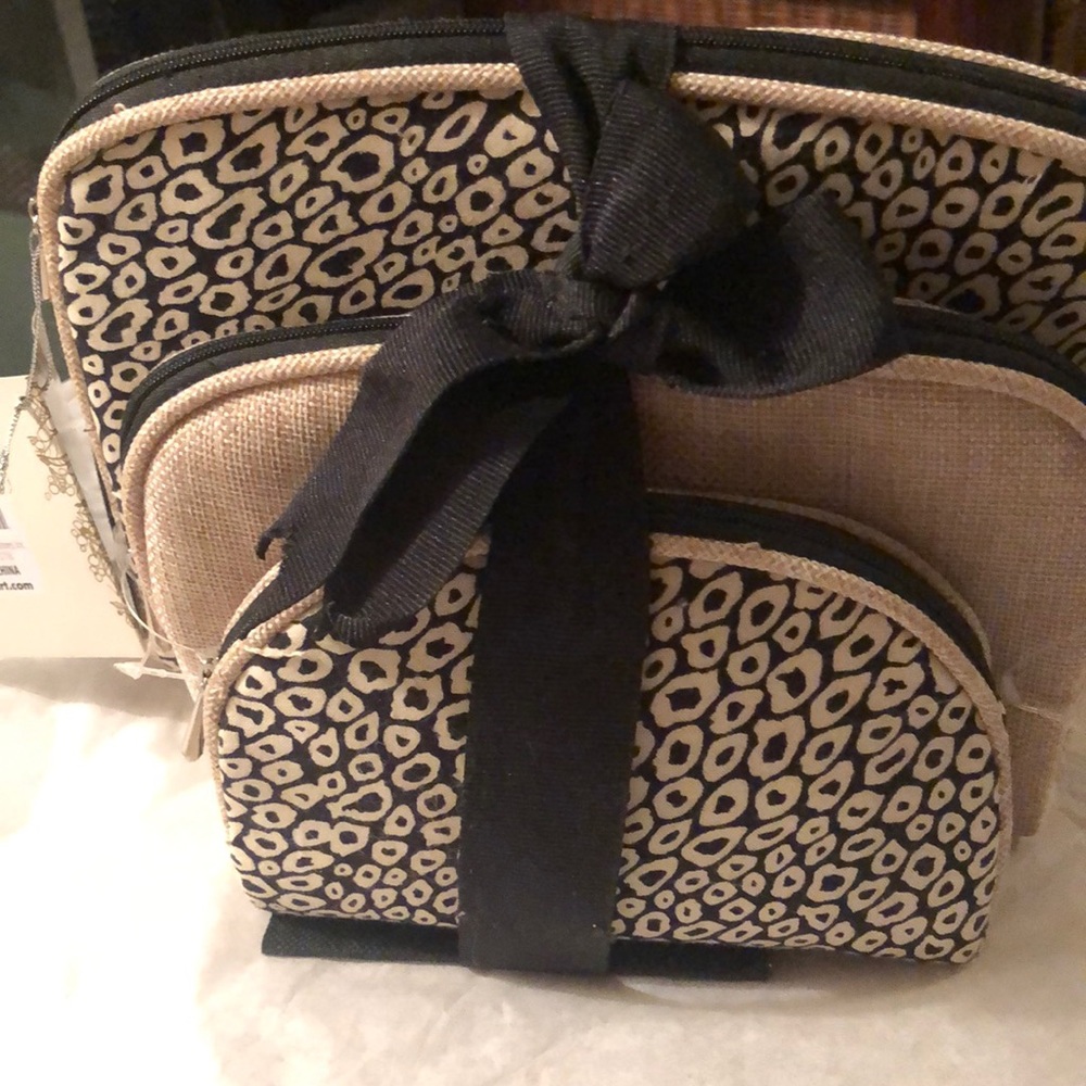 NWT Sheffield Home 3 Piece Cosmetics bags 💼. Black & burlap tan canvas design.